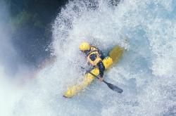 开云体育官网-赛道与球场，F1新赛季揭幕战与勇士单节风暴的双重奏