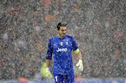 开云体育下载-橙色风暴再起，弗拉霍维奇一剑封喉，荷兰斩落罗马书写新传奇