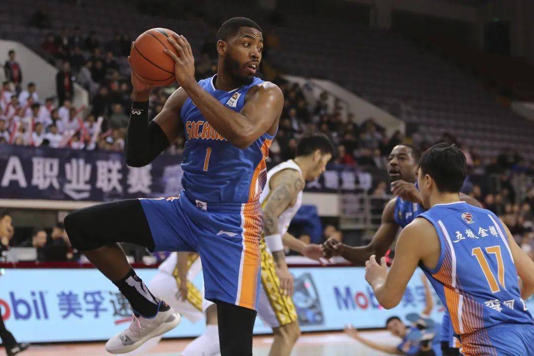 上海大鲨鱼遭遇困境连败难解的简单介绍