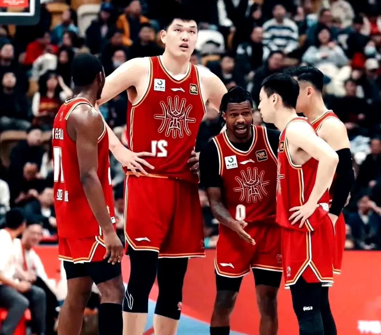 包含NBA球员突然合作外援，引发外界震惊的词条