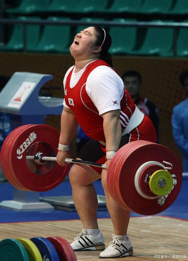 包含举重选手挺拔身姿,挑战极限重量的词条 包含举重选手挺拔身姿,挑战极限重量的词条