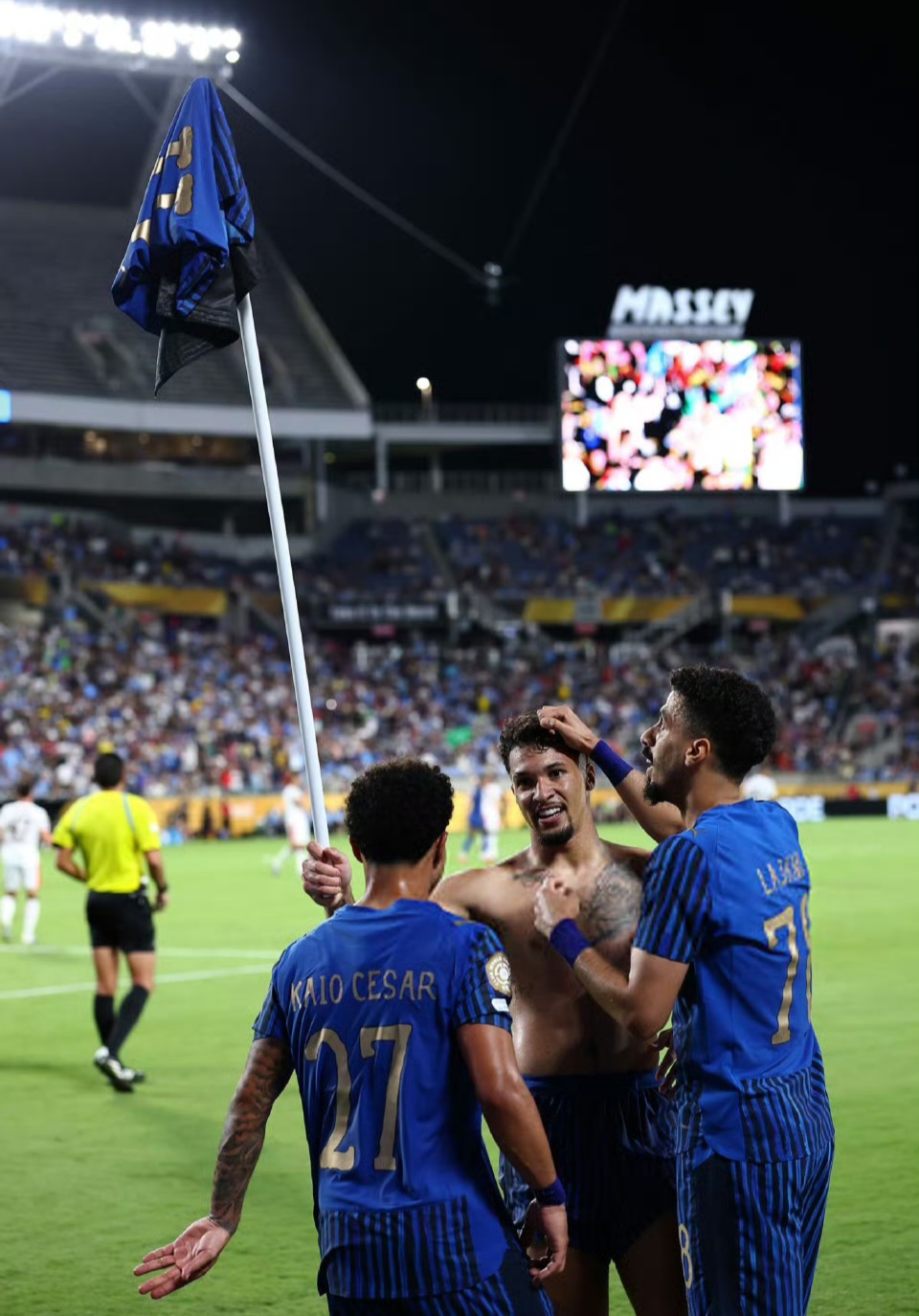 曼城横扫对手，成功晋级欧冠半决赛