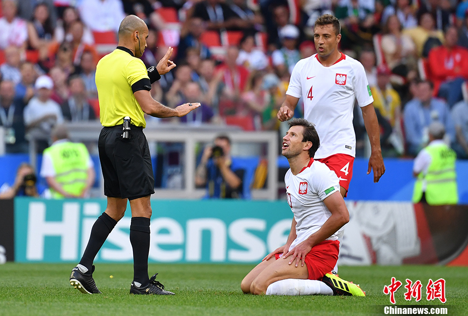 包含波兰女足力克摩尔多瓦队晋级决赛的词条