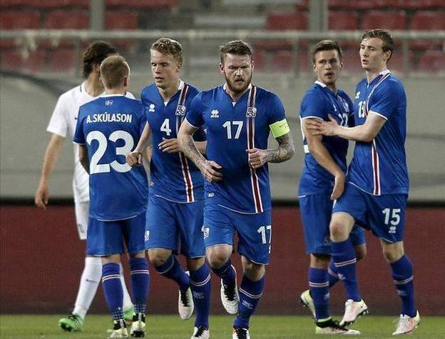 包含波兰女足力克摩尔多瓦队晋级决赛的词条