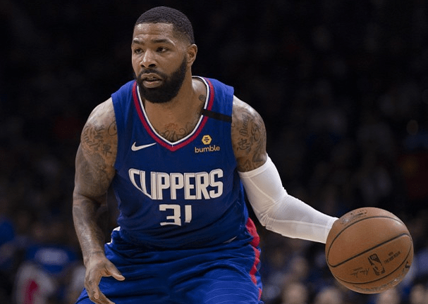 雄鹿B队轻取热火，巴图姆完成帽子戏法的简单介绍