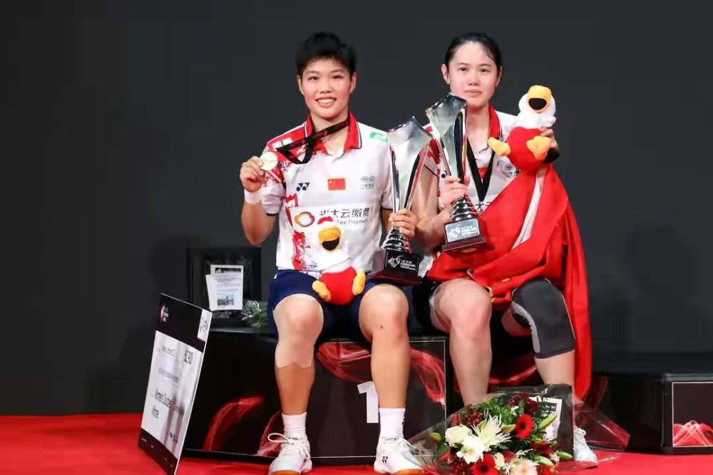 德国队横扫日本队，安赛龙统治全场