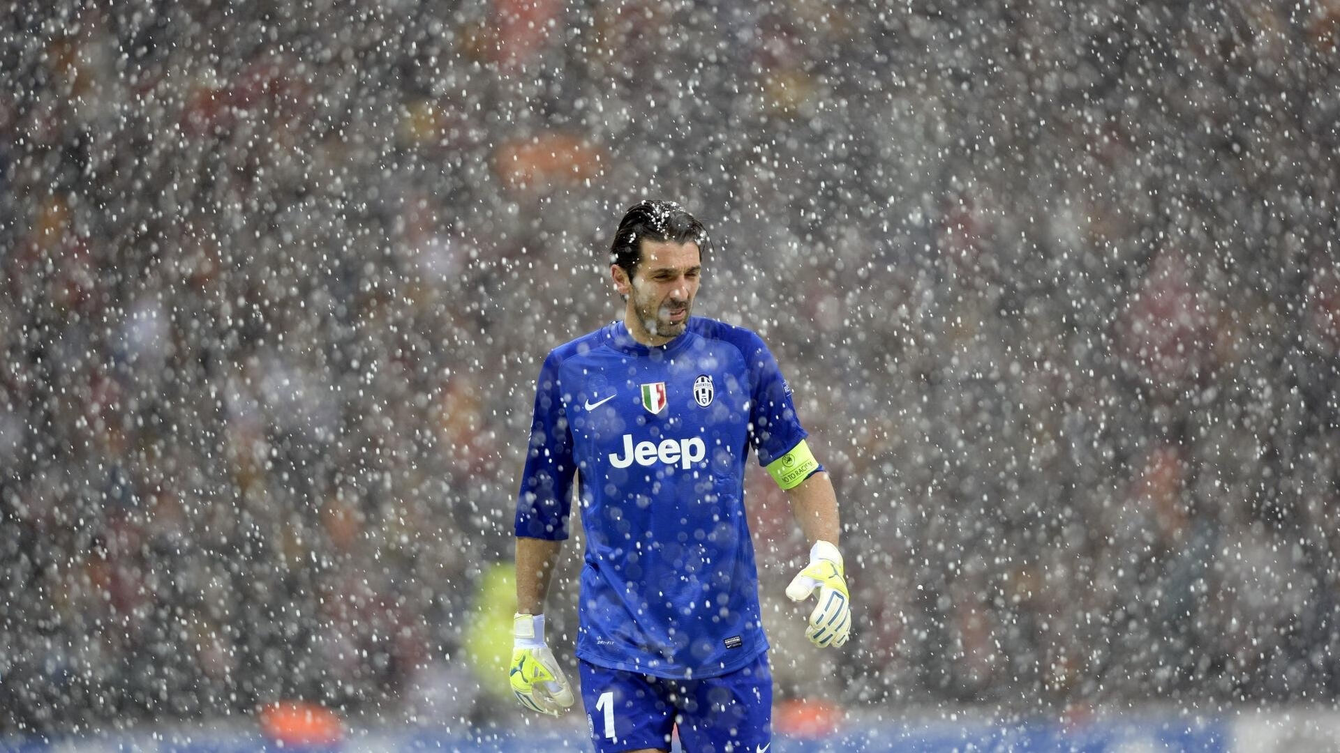 橙色风暴再起，弗拉霍维奇一剑封喉，荷兰斩落罗马书写新传奇