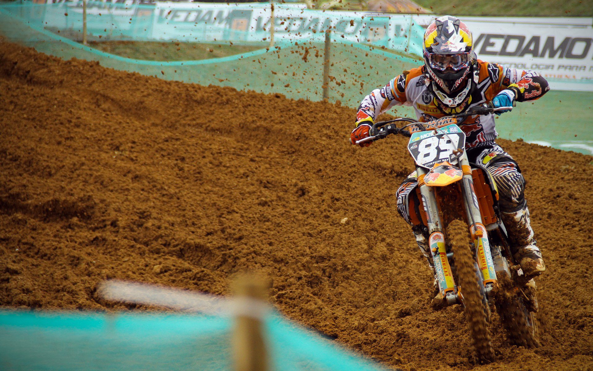 当哈弗茨爆发遇上中国淘汰马德里竞技,足球世界的平行宇宙与唯一性启示