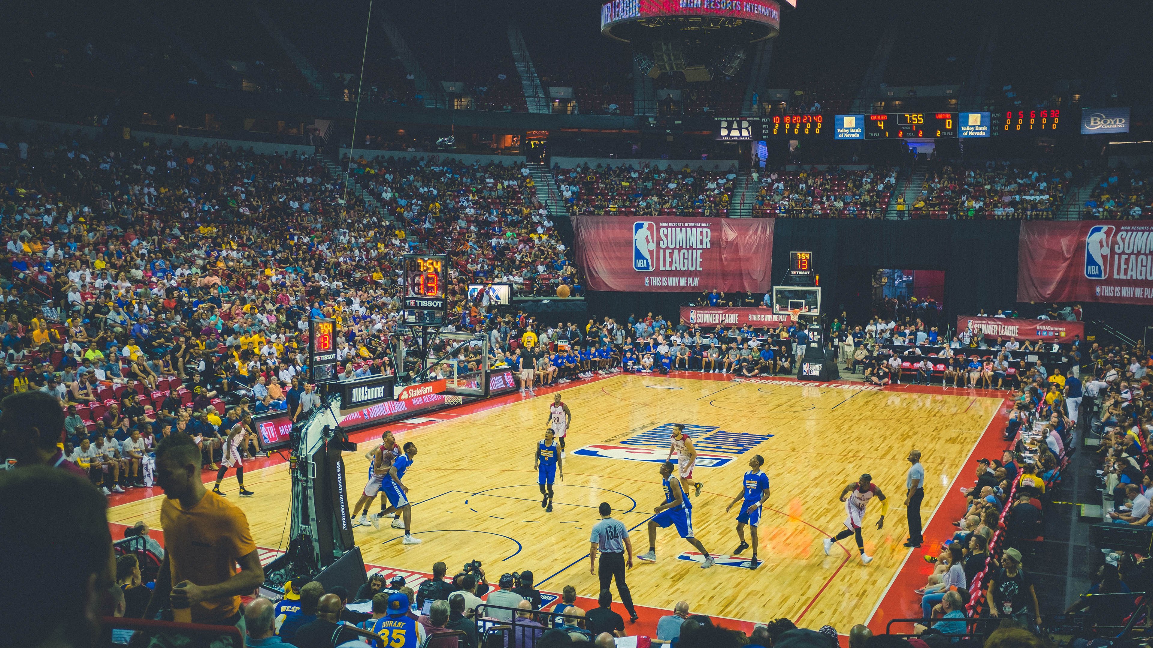 东决关键战焦点战，洪都拉斯关键战突围利物浦